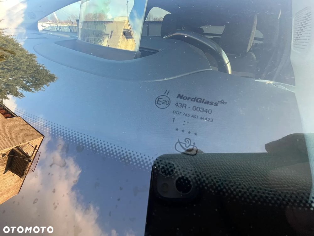 Citroën C4 PureTech 130 Stop&Start EAT8 SHINE - 38