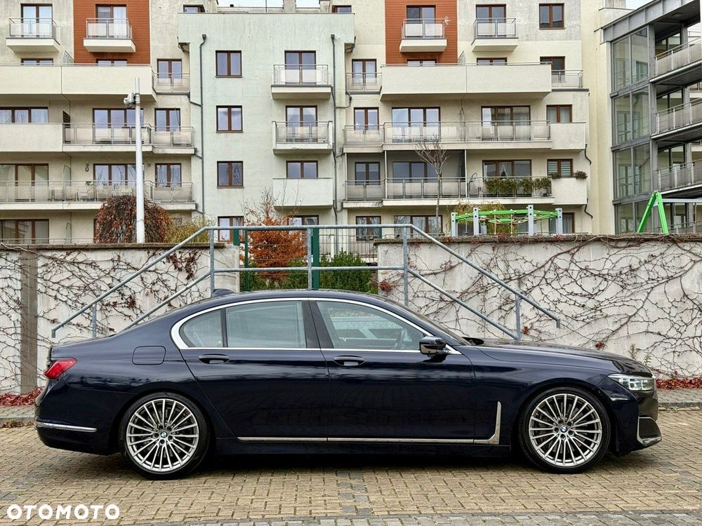 BMW Seria 7 750i xDrive sport - 12