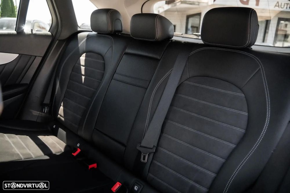Mercedes-Benz GLC 300 de 4Matic - 31