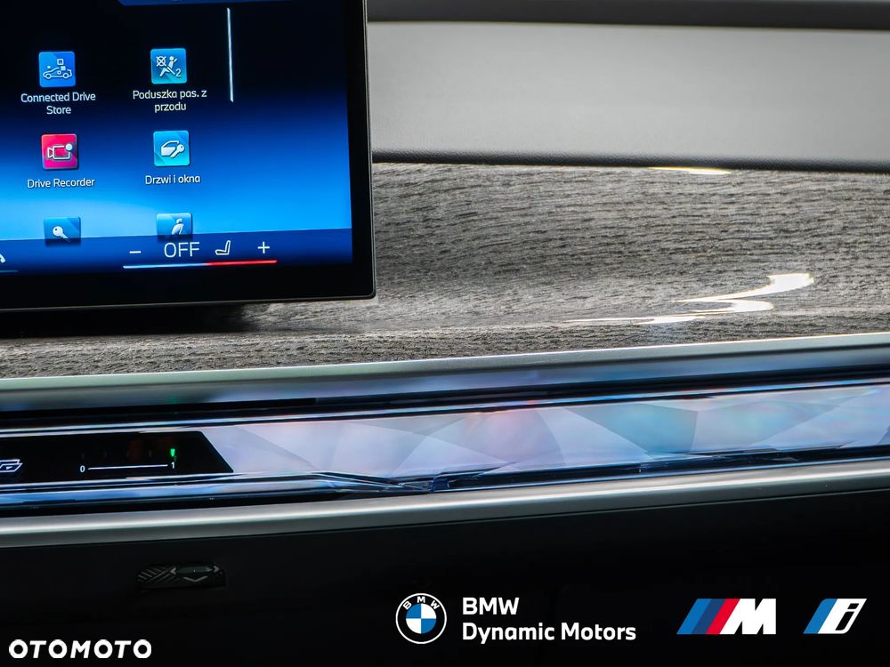 BMW Seria 7 740d xDrive - 29