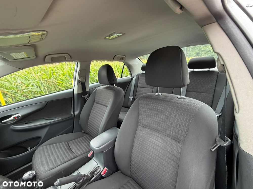 Toyota Corolla - 10
