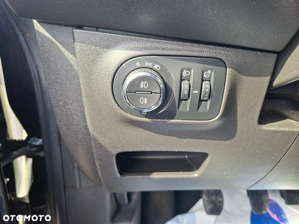 Opel Corsa 1.4 drive - 19