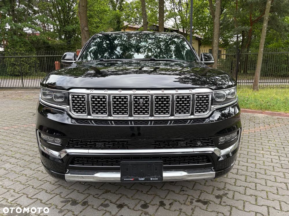 Jeep Grand Wagoneer - 4