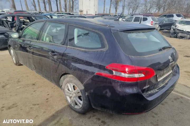 grile bord butoane reglaj oglinzi plafon interior mocheta haion portbagaj ceasuri de bord peugeot 308 T9 2015  motor 1.6hdi  120CP cod BHZ  dezmembrez dezmembrari - 4