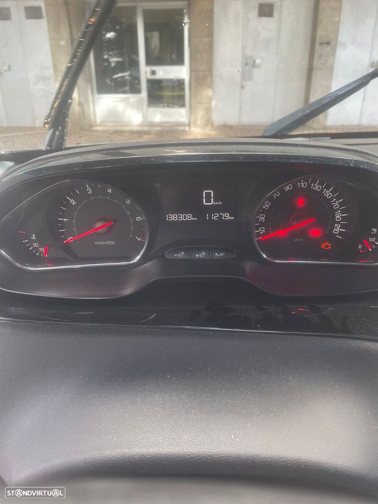 Peugeot 208 1.2 VTi Access - 6