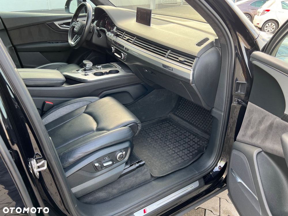Audi Q7 - 25