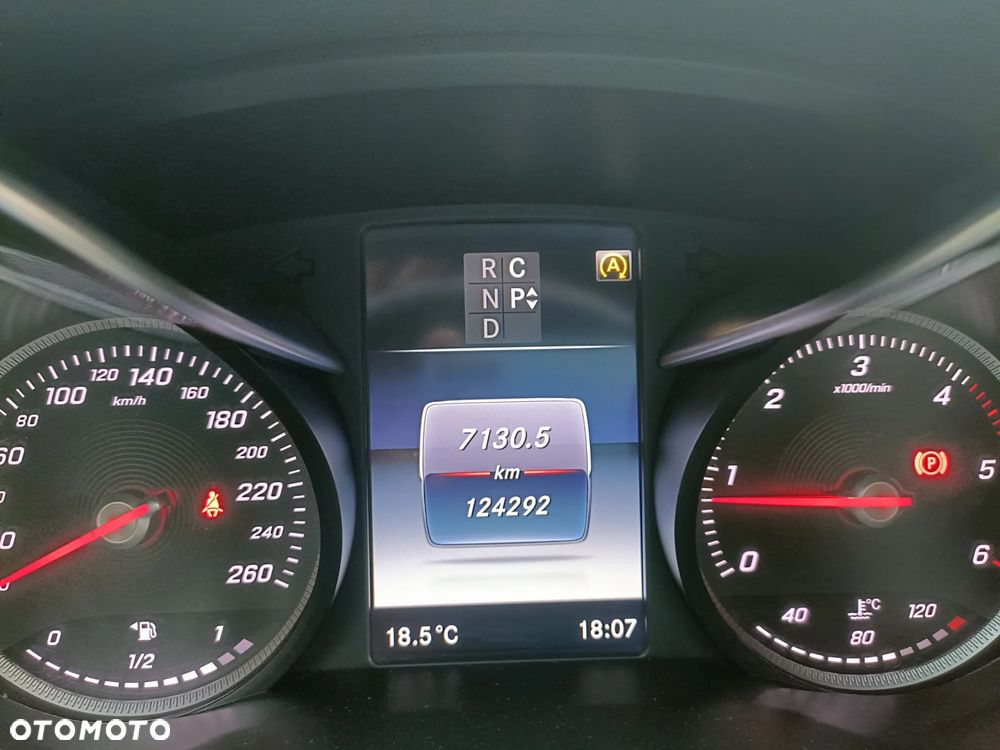 Mercedes-Benz Klasa V - 8