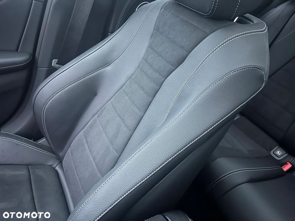 Mercedes-Benz Klasa E 200 4-Matic 9G-TRONIC - 28