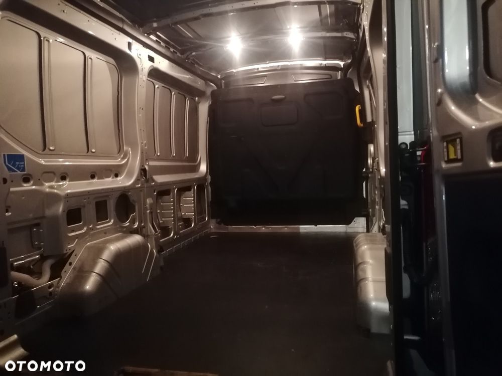 Ford Transit - 10