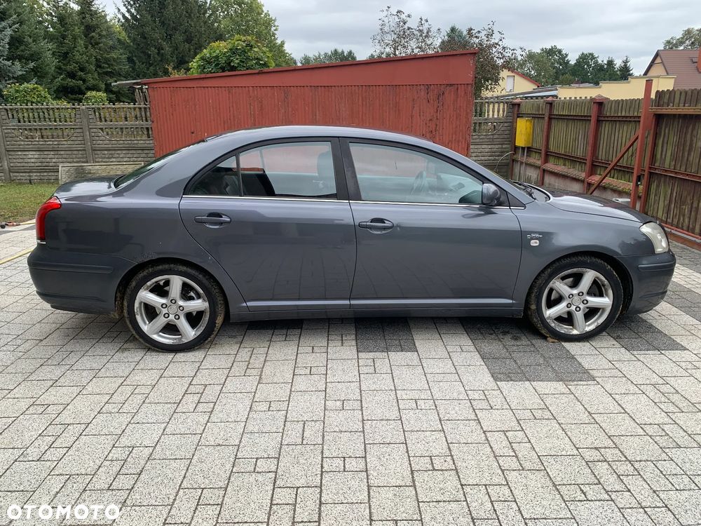 Toyota Avensis 2.2 D-4D Prestige - 2