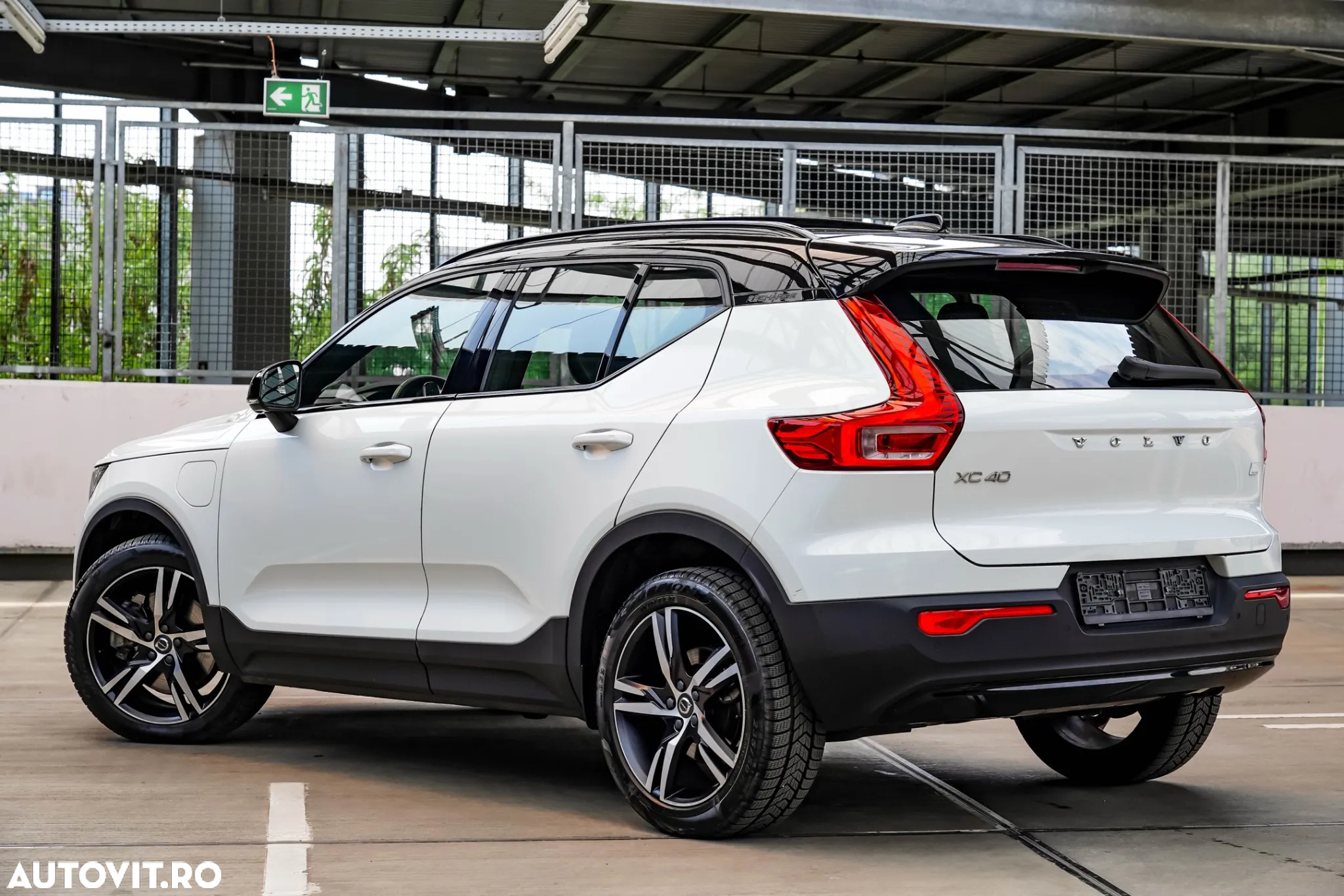 Volvo XC 40 Recharge T5 Twin Engine AT7 R-Design - 2