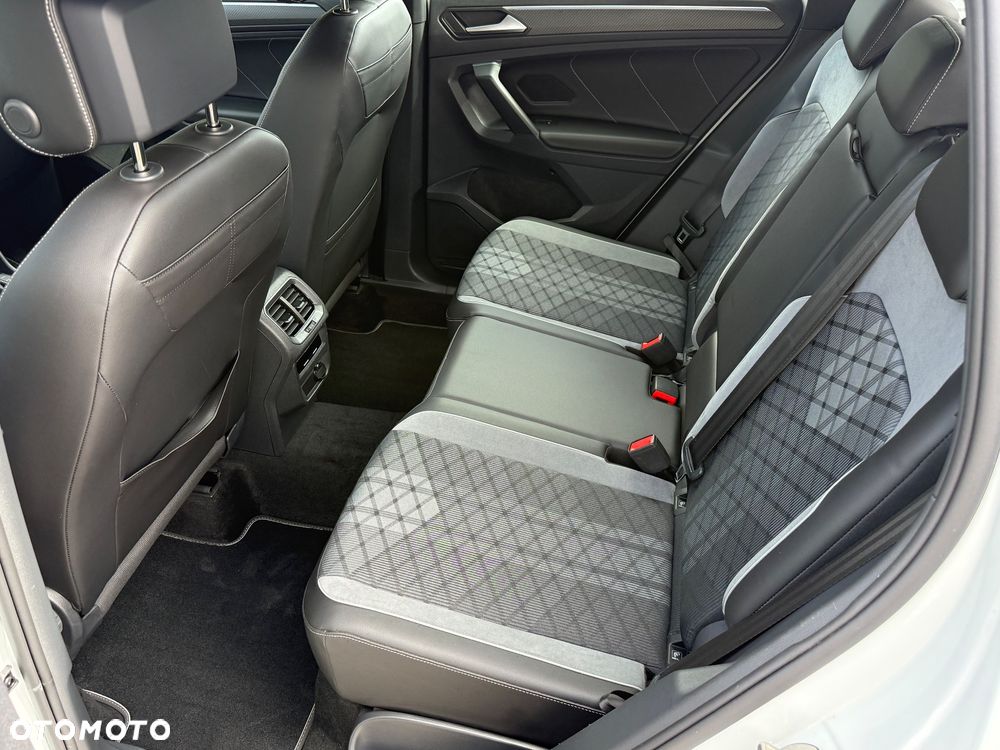 Volkswagen Tiguan 1.4 eHybrid OPF DSG R-Line - 33