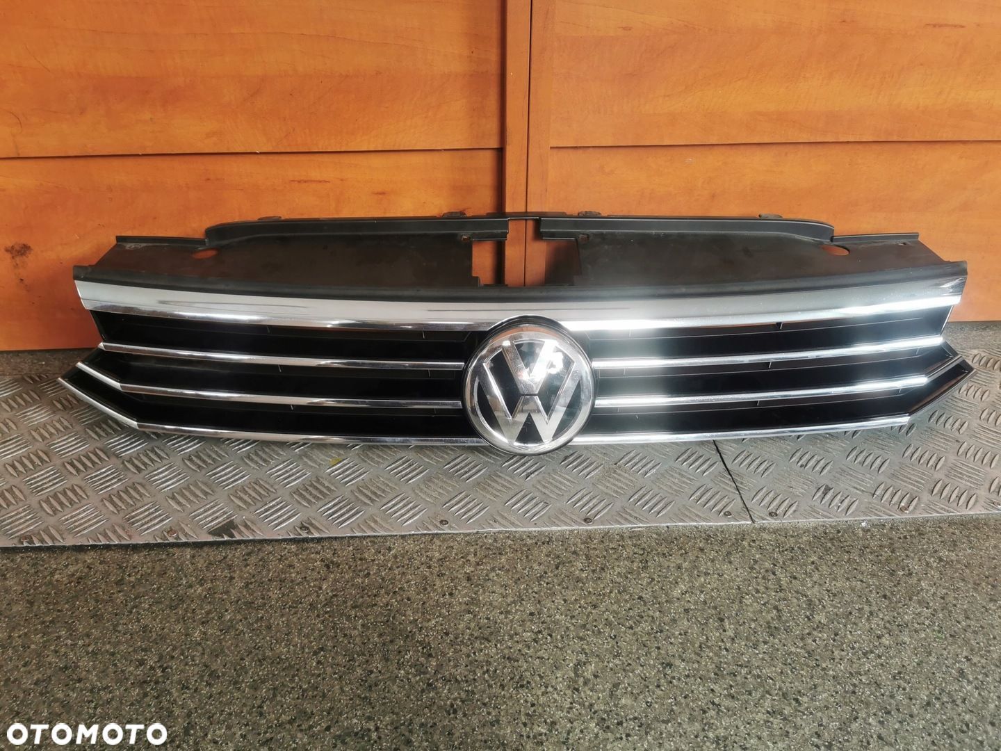 GRILL ATRAPA VW PASSAT B8 3G0853653 - 1