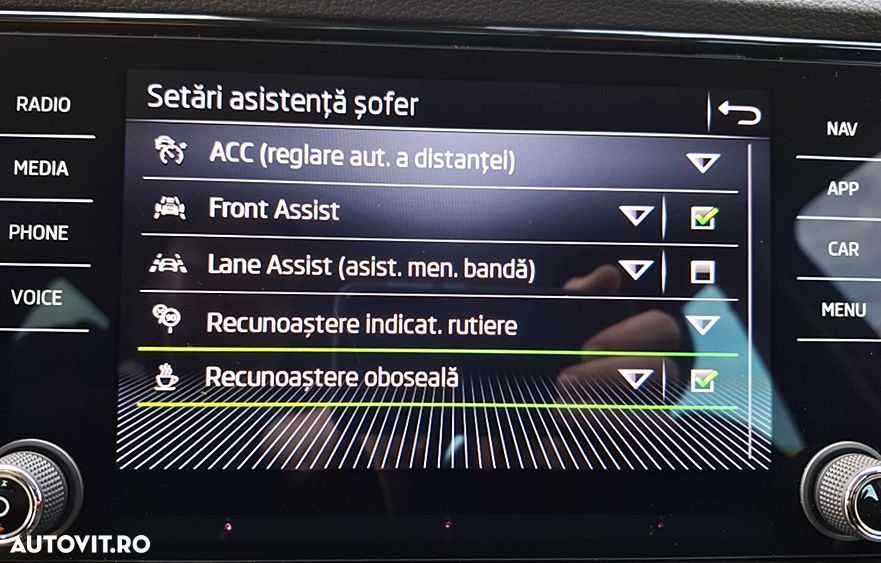 Skoda Karoq 2.0 TDI SCR DSG Style - 25