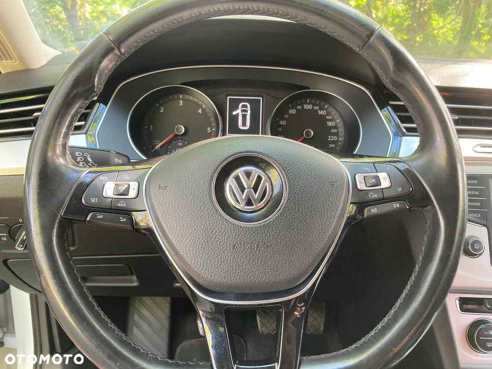 Volkswagen Passat 2.0 TDI BMT Comfortline - 17
