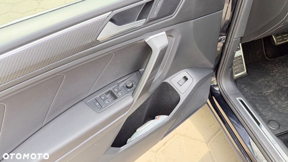 Volkswagen Tiguan 2.0 TDI SCR 4MotION DSG R-Line - 25