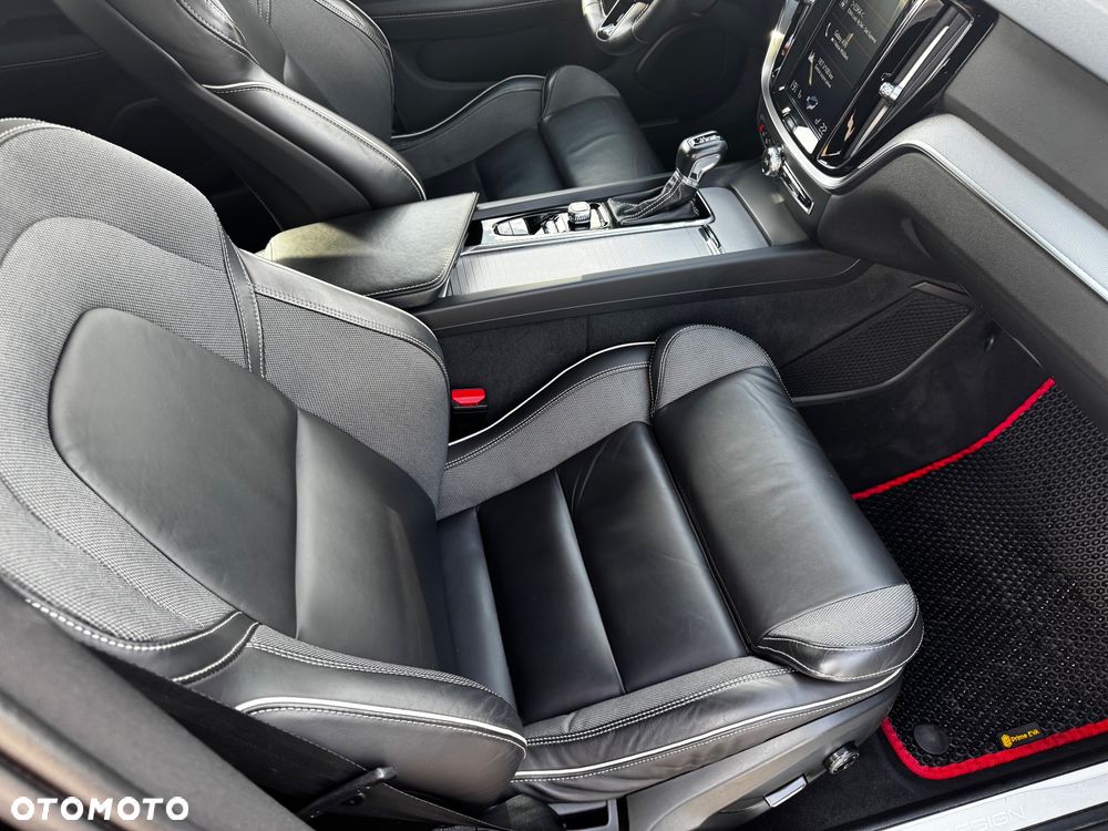 Volvo S60 T5 R-Design - 8