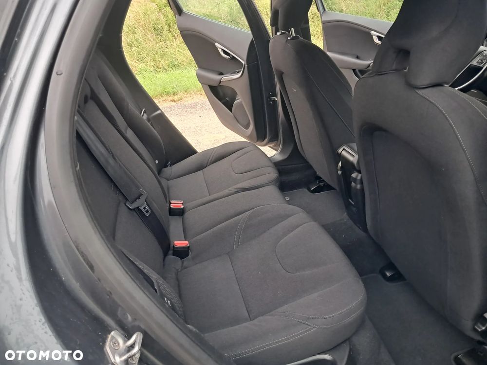 Volvo V40 D2 Momentum - 14