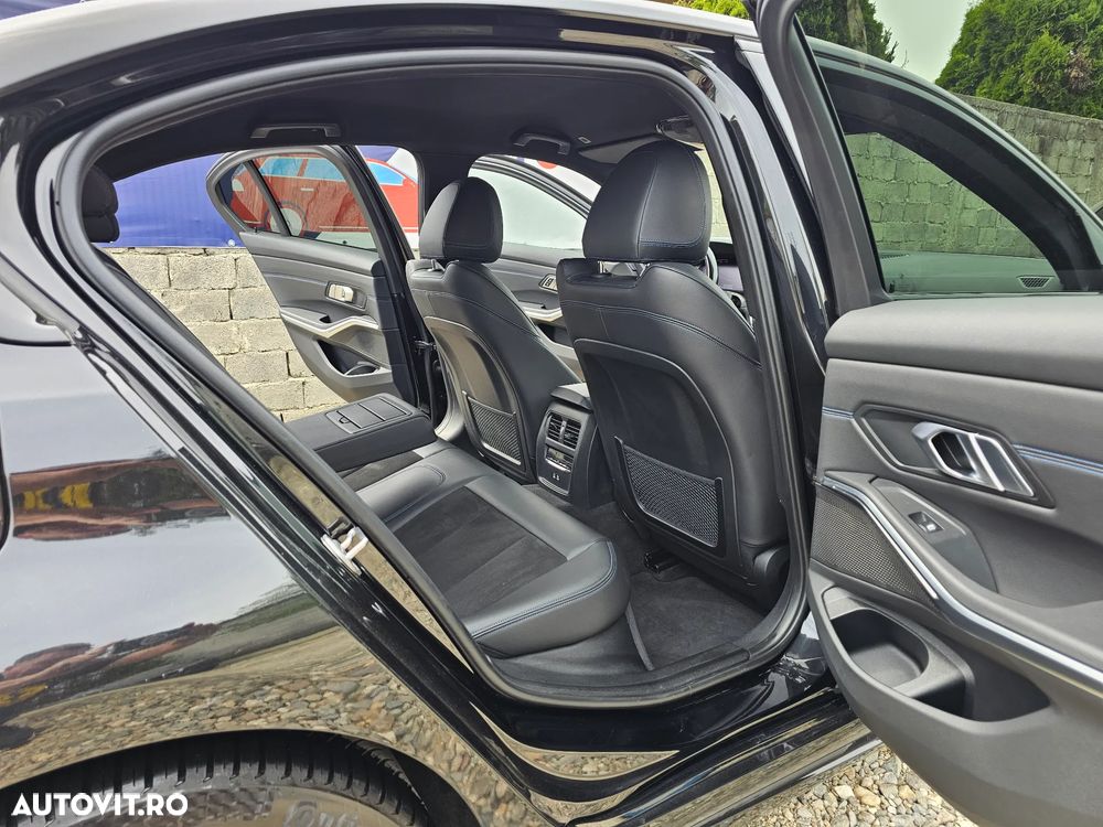 BMW Seria 3 320d Aut. Edition M Sport Shadow - 33