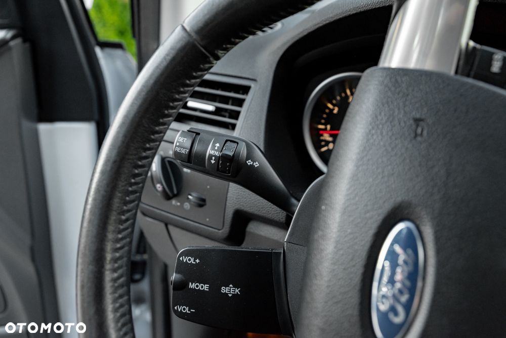 Ford Kuga 2.5 4x4 Trend - 34