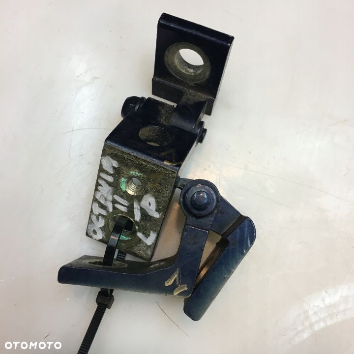 ZAWIAS DRZWI LEWY PRZÓD SKODA OCTAVIA II 9460 - 1