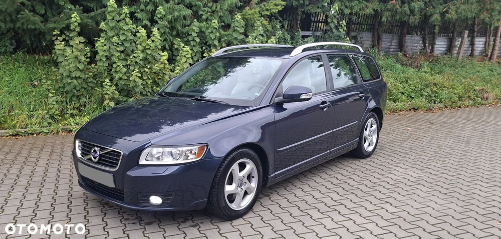 Volvo V50 2011 photo 2