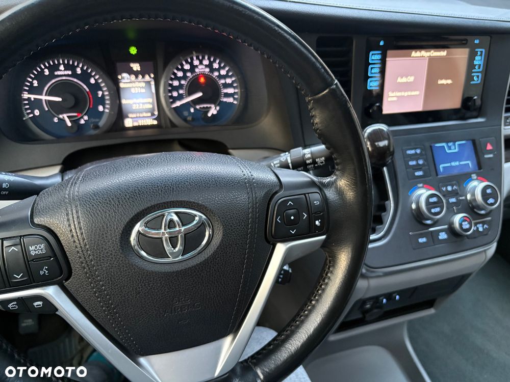 Toyota Sienna 3.5 V6 SE - 21