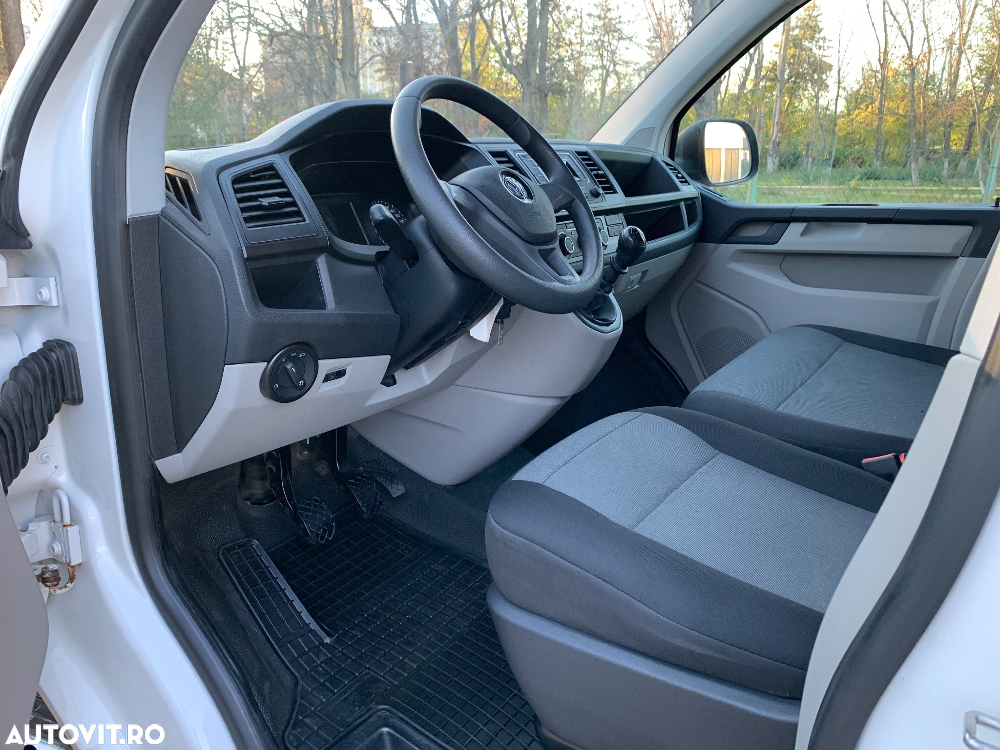 Volkswagen Transporter Kombi T6 2.0 TDI 84 kW KR - 31