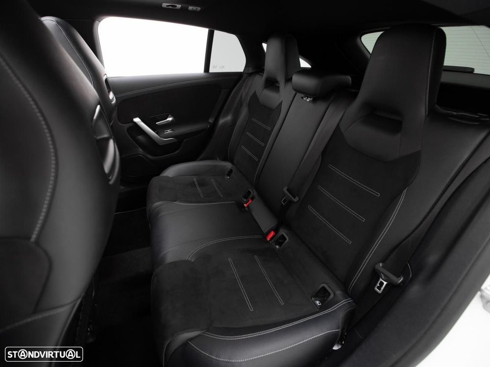 Mercedes-Benz CLA 250 e 8G-DCT AMG Line - 12