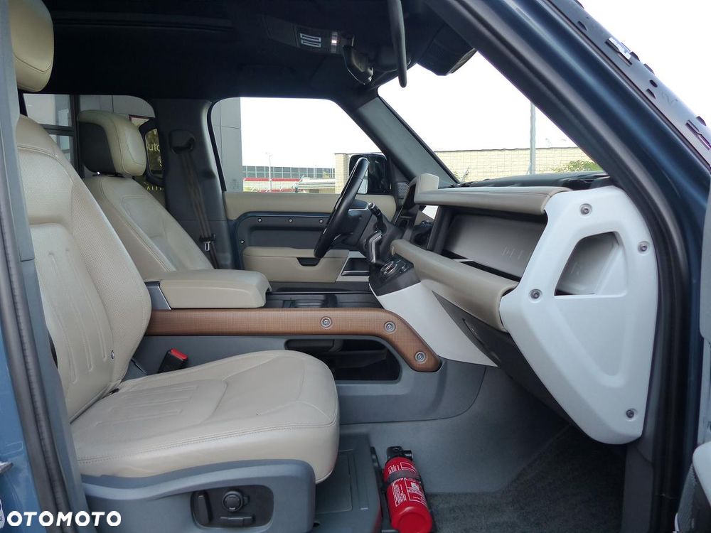 Land Rover Defender 3.0 D300 mHEV HSE - 19