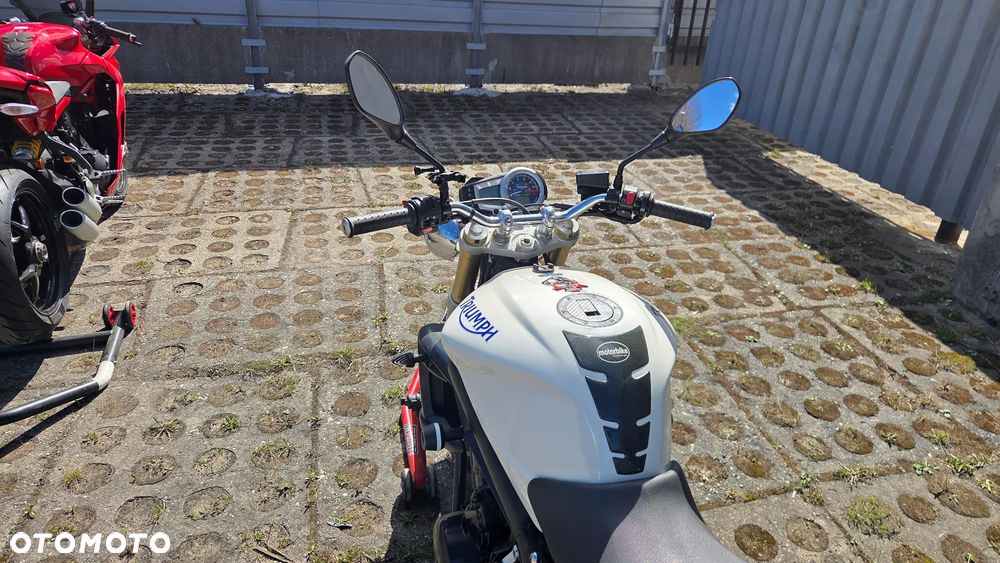 Triumph Street Triple - 3