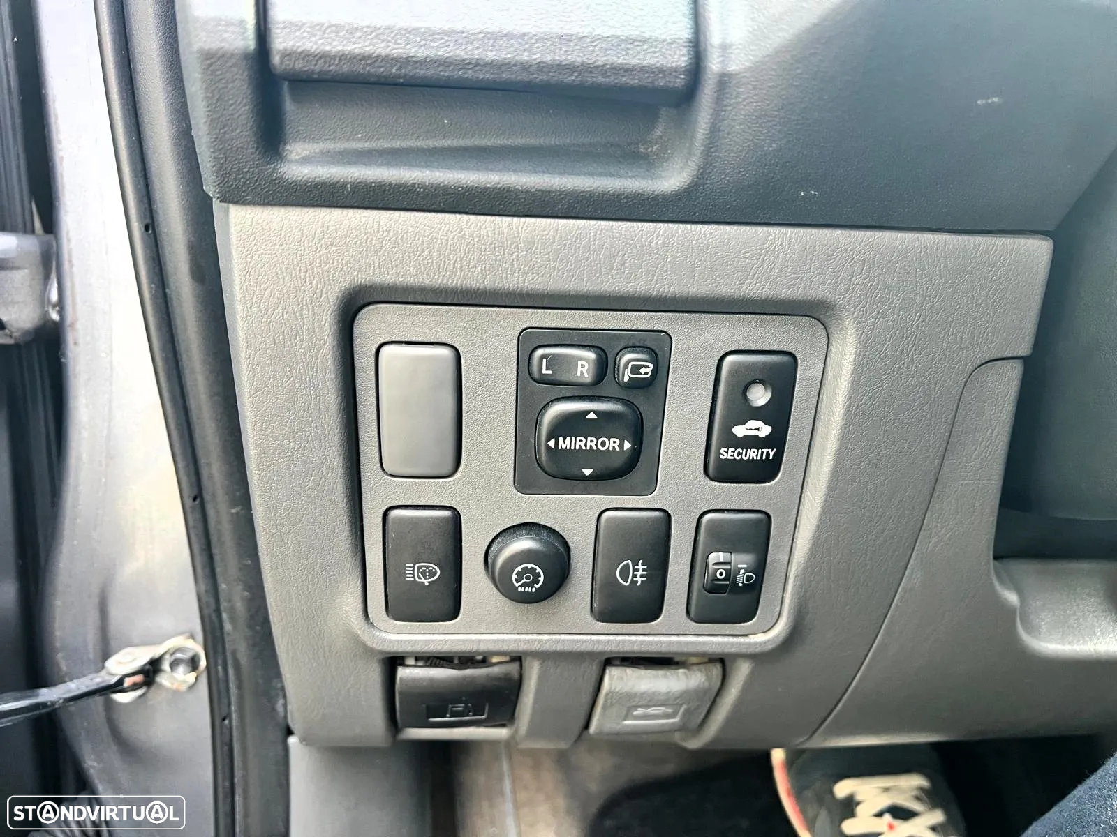 Toyota Hilux 3.0 D-4D 4WD CD Tracker CA+EP+Navi+PM - 14