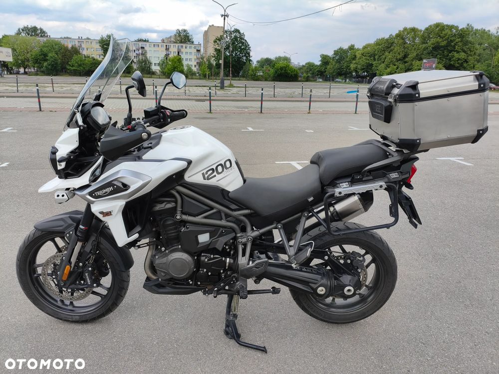Triumph Tiger - 1