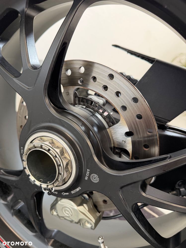 Ducati Panigale V4S - 24