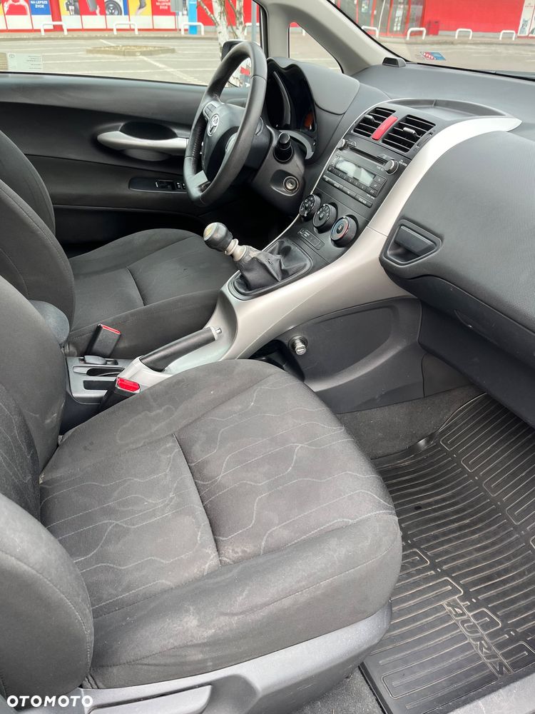 Toyota Auris 1.33 VVT-i Terra - 17