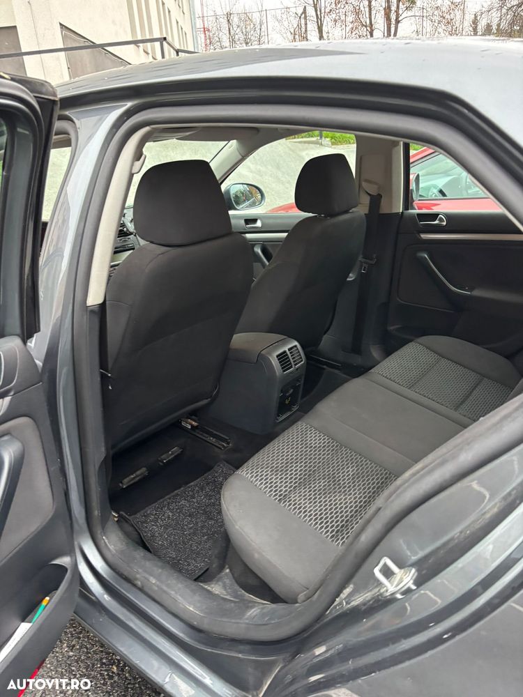 Volkswagen Jetta - 16