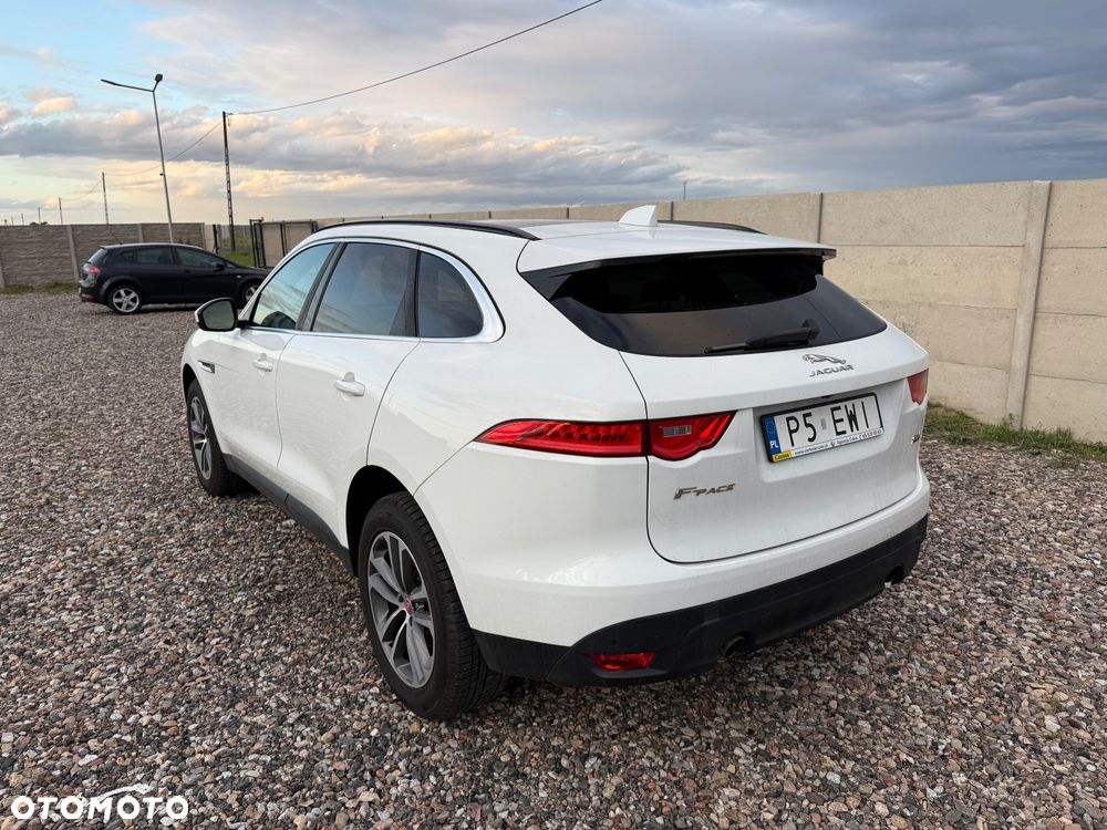 Jaguar F-Pace 25t AWD Prestige - 9