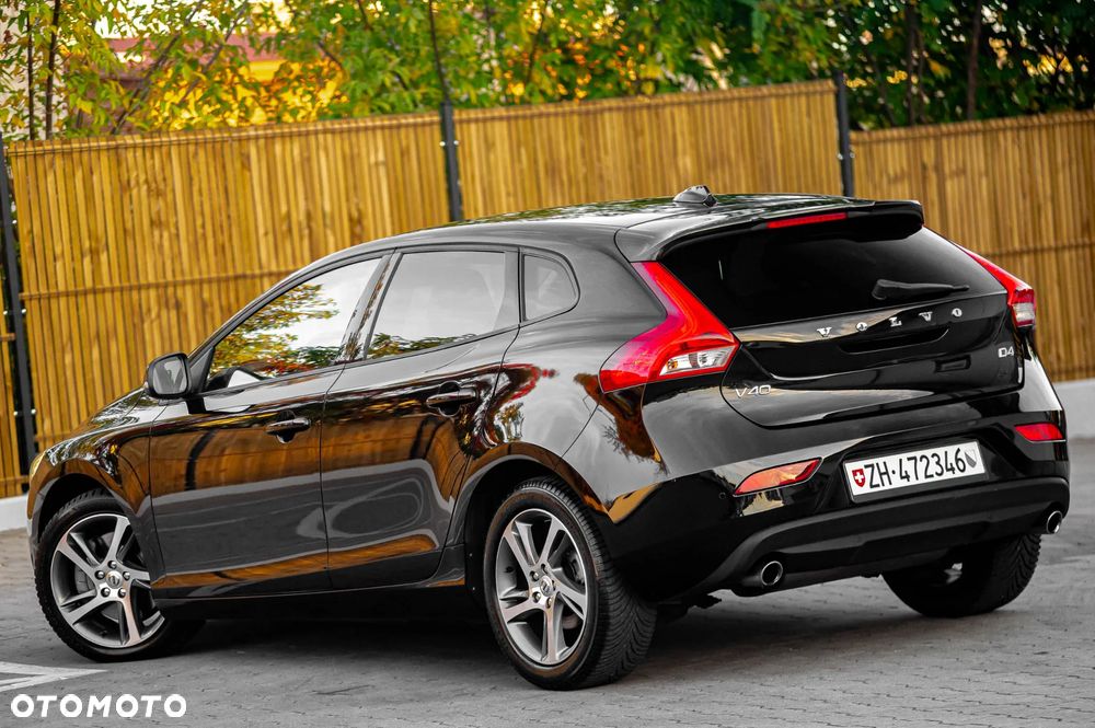 Volvo V40 D4 Drive-E Momentum - 13
