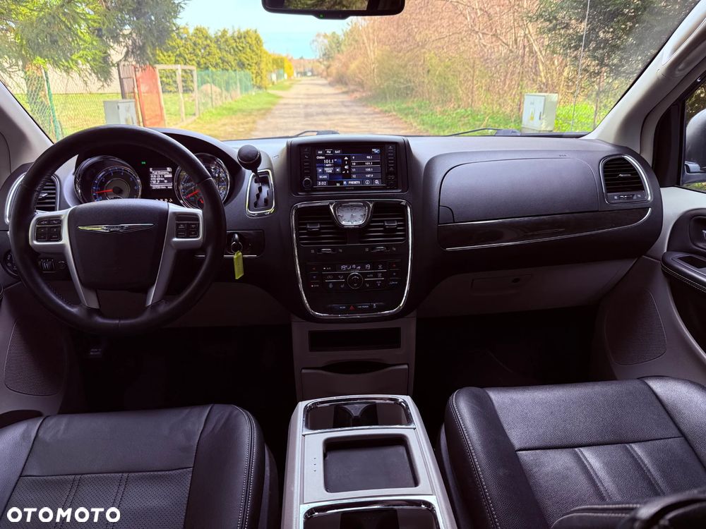 Chrysler Town & Country 3.6 Touring - 8