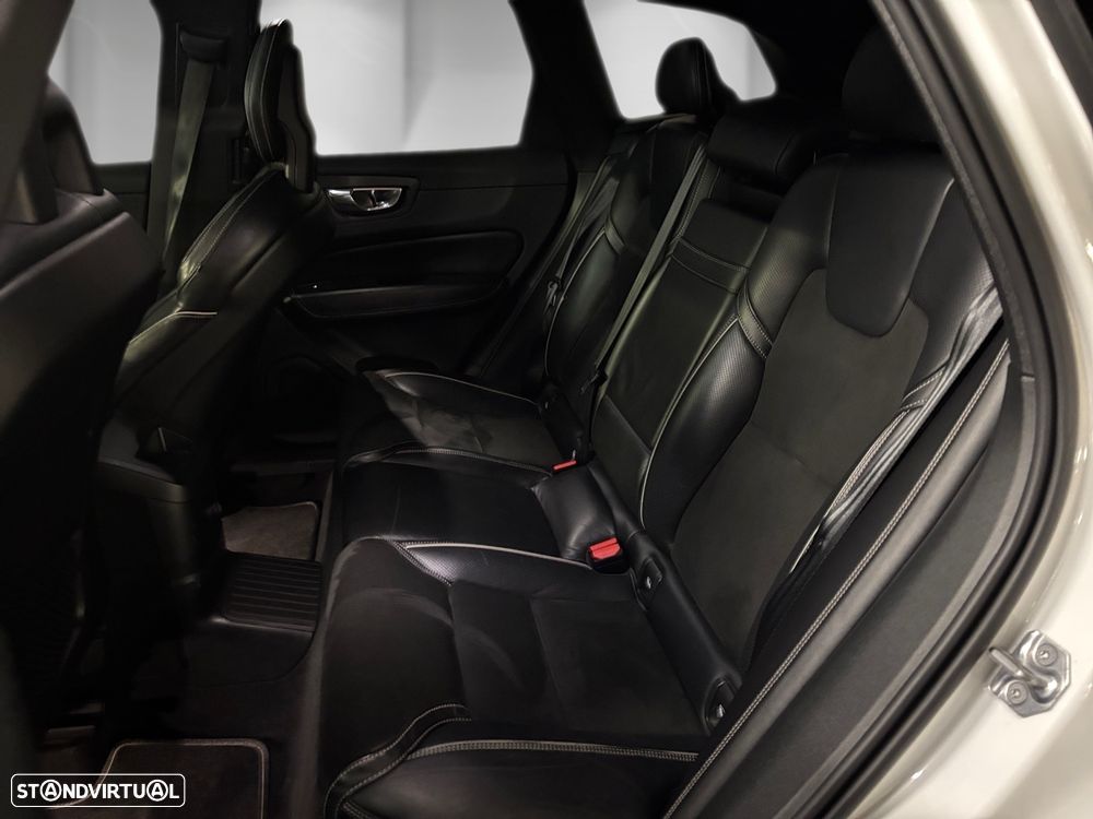 Volvo XC 60 2.0 T8 PHEV R-Design AWD - 7