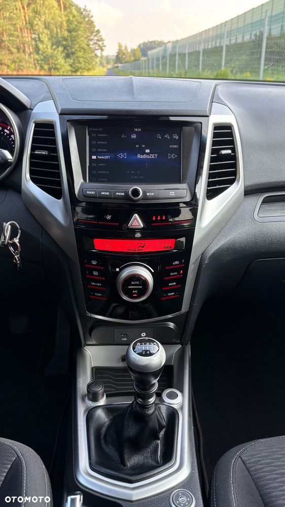 SsangYong/KGM Tivoli e-XGi 160 2WD Black+White - 29