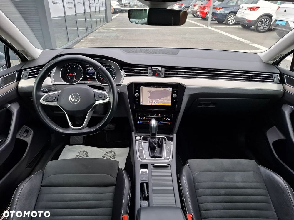 Volkswagen Passat 1.5 TSI EVO Elegance DSG - 9