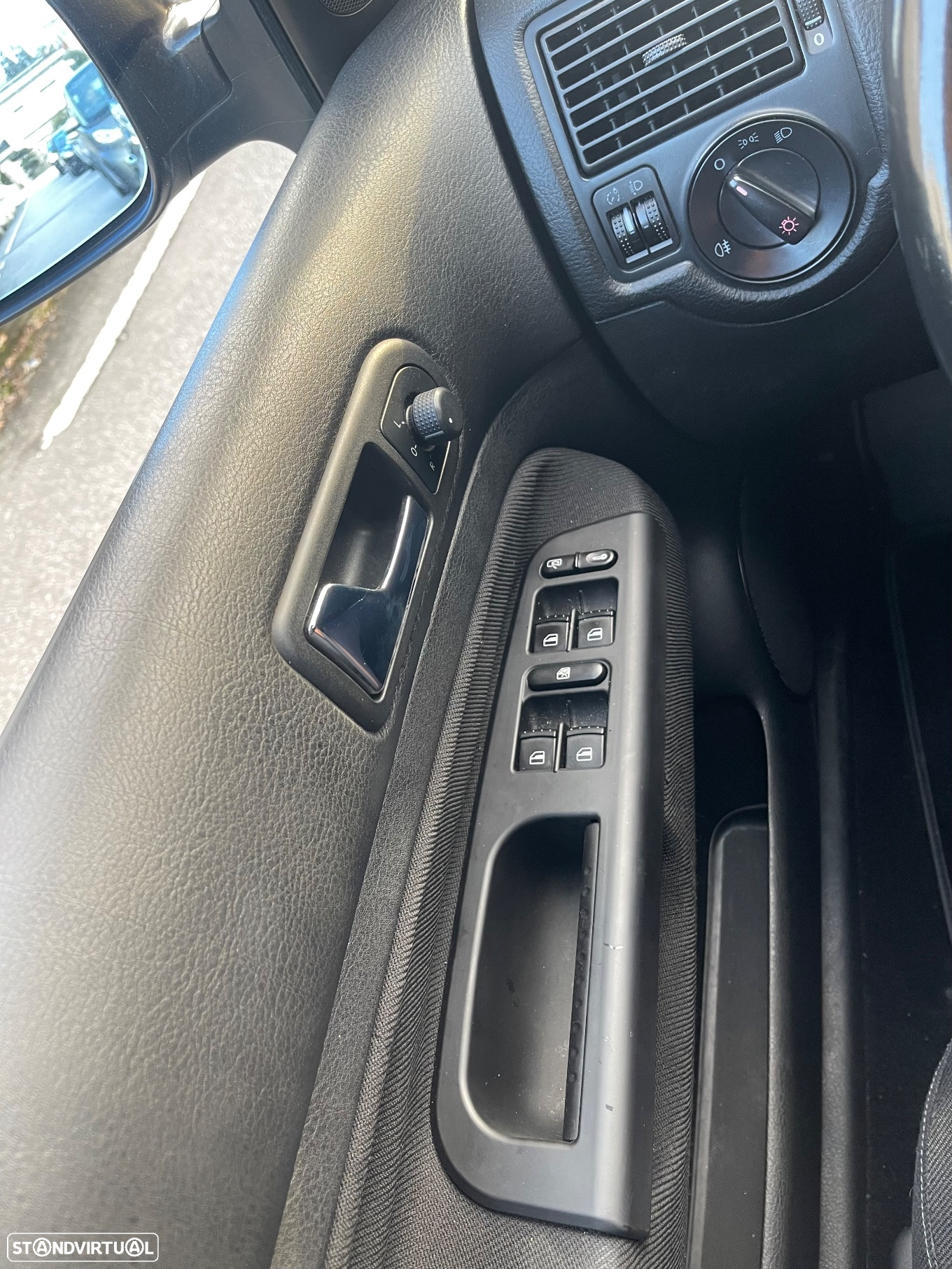 VW Golf 1.4i 25 Anos - 10