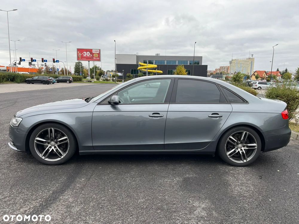 Audi A4 Limousine - 5