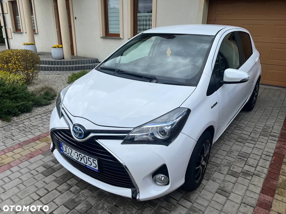 Toyota Yaris Hybrid 100 Premium - 1