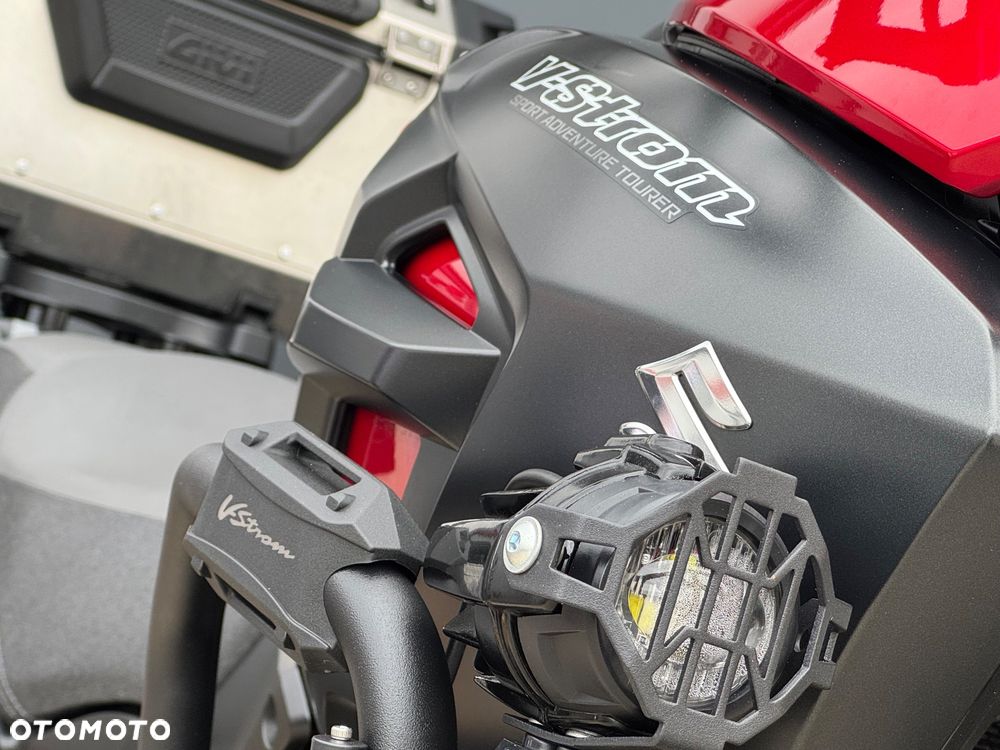Suzuki V-STROM - 10