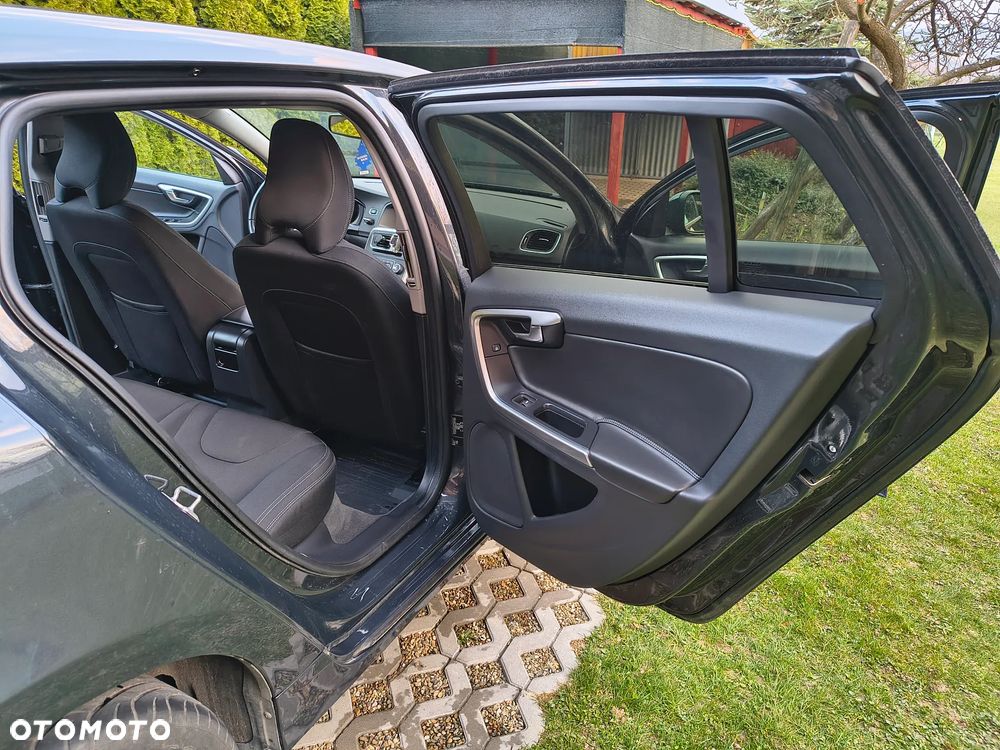 Volvo V60 D3 Geartronic Kinetic - 23