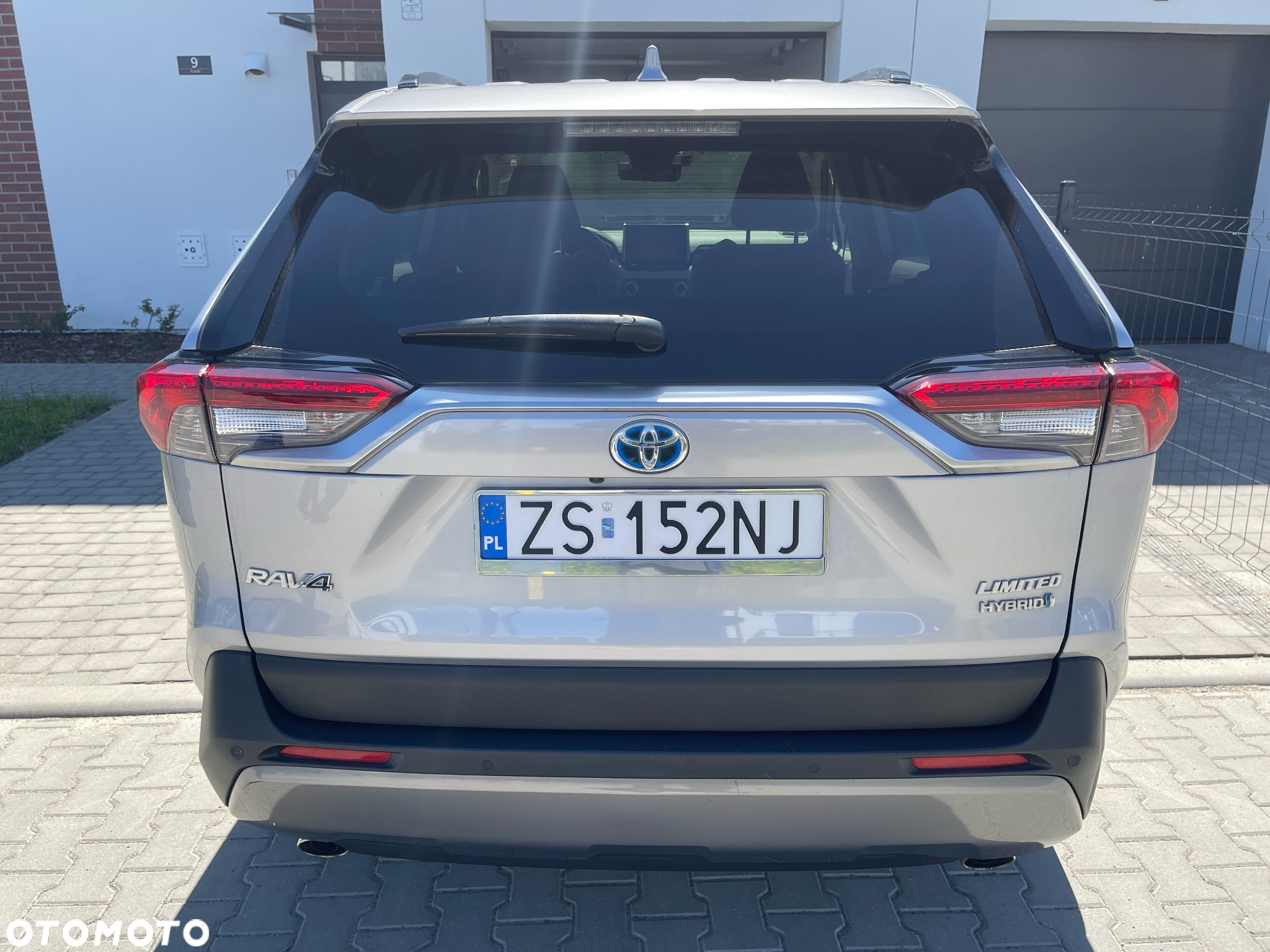 Toyota RAV4 - 4