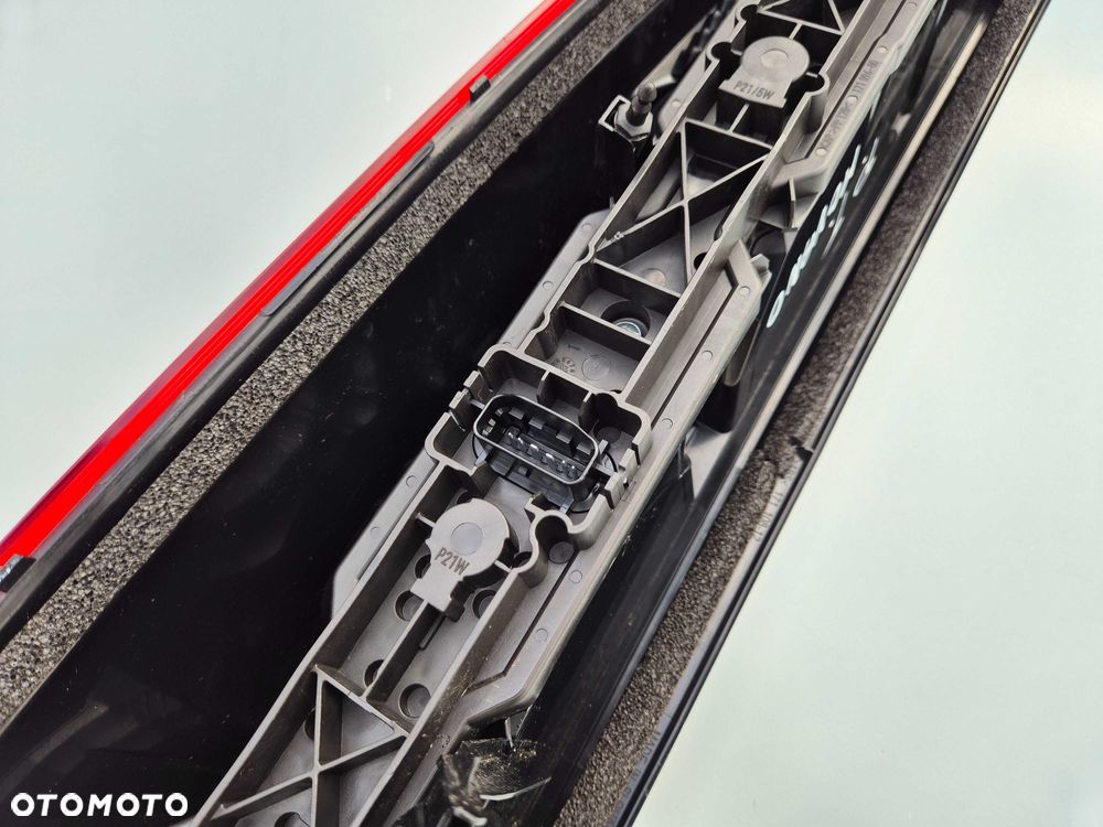 Kompletna Prawa Tylna Tył Lampa Orygi Renault Master 3 III Movano B 10-23r HELLA - 11