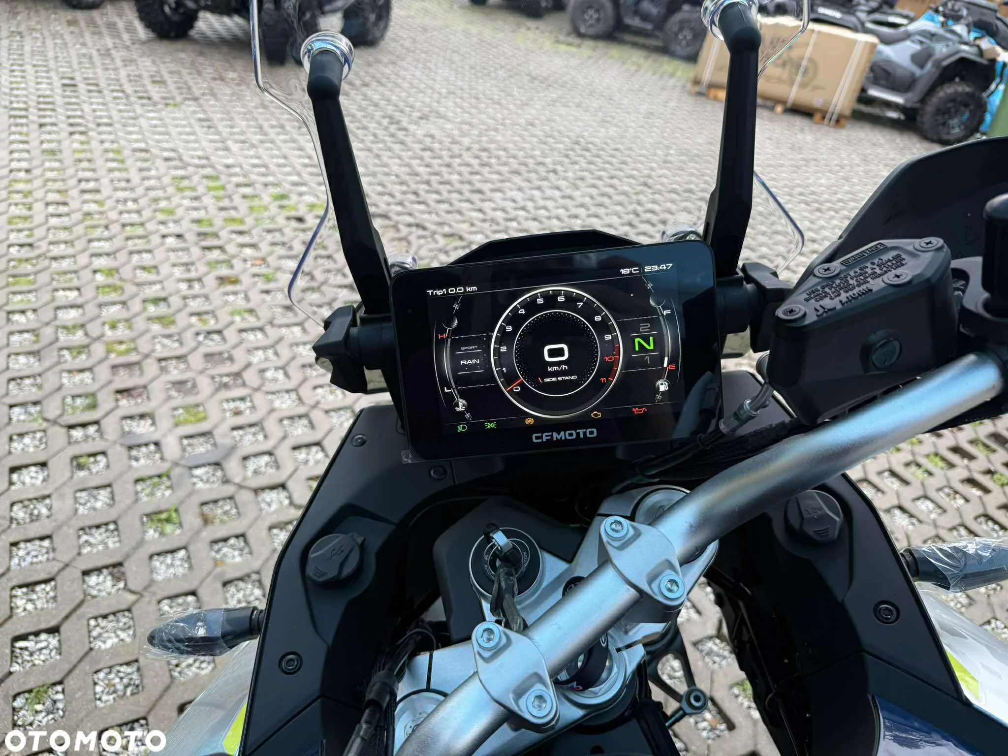 CFMoto MT - 3
